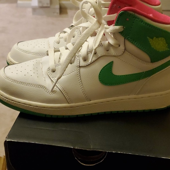 Girls jordans - Picture 5 of 9